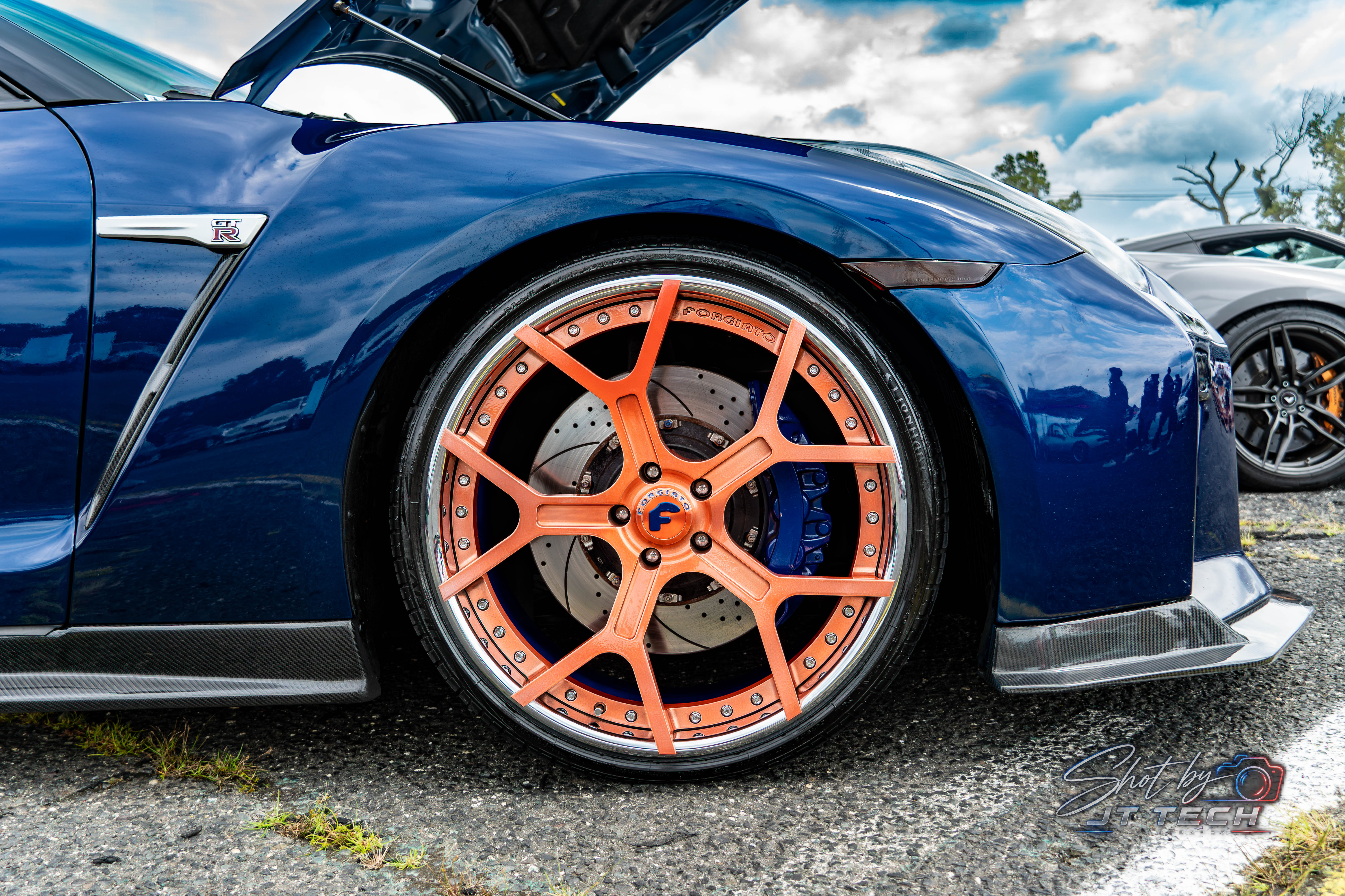 Car wheel photography